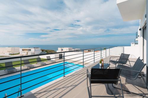 Silver Villa with ocean view in Lourinha