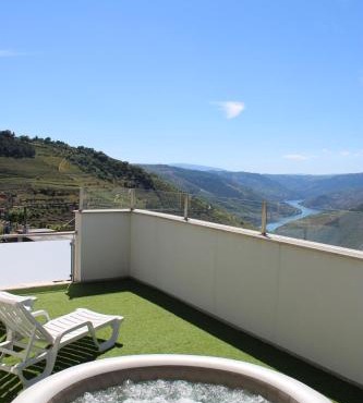 Socalcos do Douro House in Tabuaco