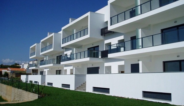 SOLRIO Apartment Vista Lagos Wi-Fi, UK TV, Sleeps 4, in Portimao