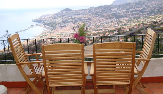 Spacious apartment, Splendid view on sea and mountains in Funchal
