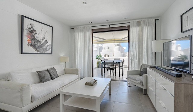 Spacious duplex apartment with pools and bar restaurant in adeje