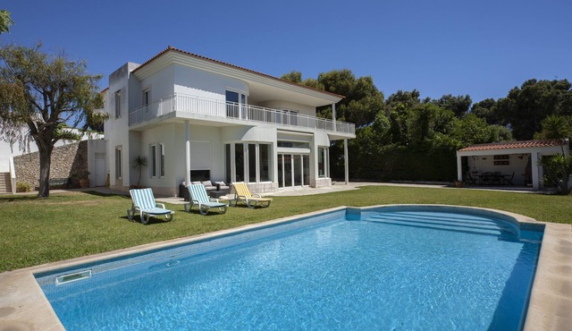 Spectacular villa with private pool. in Estoril