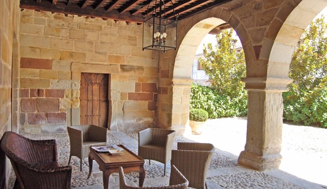 Splendid 18th-century manor house, restored with all services in Mazcuerras
