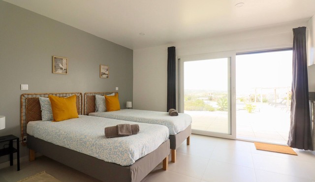 Studio Apartment 'Peace House Lourinhã T0' with Shared Pool, Shared Terrace and Wi-Fi in Lourinhã