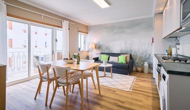 The new renovated Sabine Apartment with a side sea view in Armação de Pêra