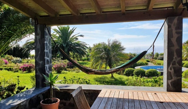 Traumgarten Rustic House (Sunset View) in Ponta Delgada