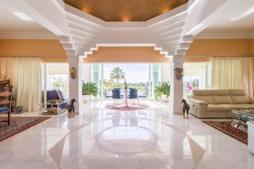 Traumhaft schöne Villa mit Pool und Meerblick in Albufeira