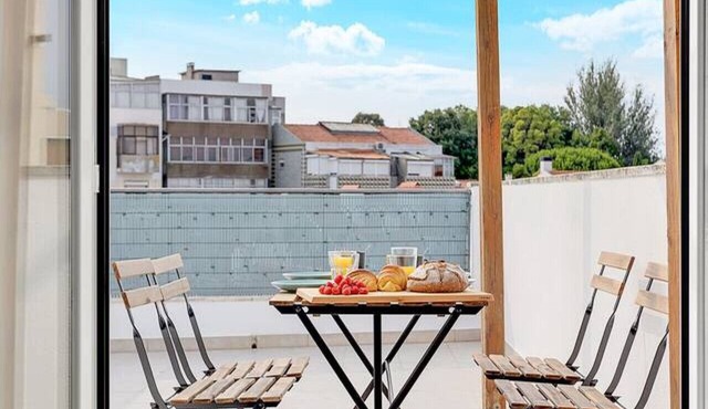 Two bedroom Apt | Almada | Terrace w/River Views in Almada