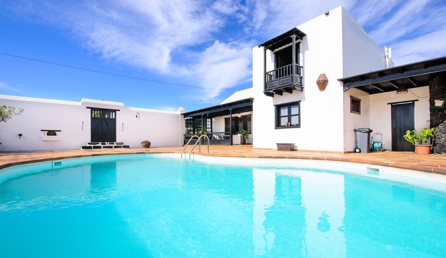 Vacation 'El Islote' with Mountain View, Private Pool and Wi-Fi in San Bartolome