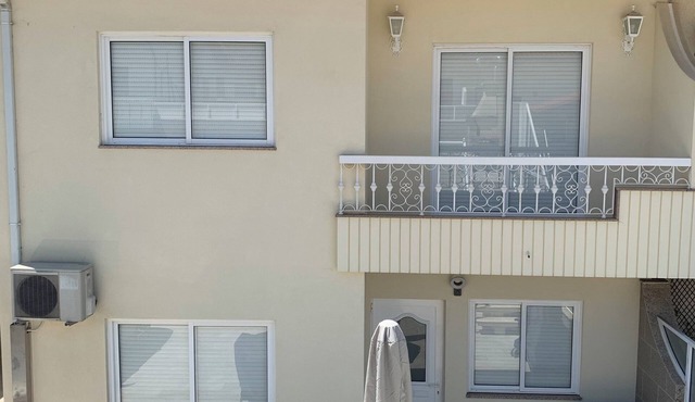 Vacation home with barbecue, great access to Porto in Alfena