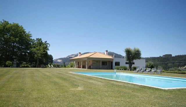 Villa 233 Restored Farmhouse for Large Groups in Ponte de Lima