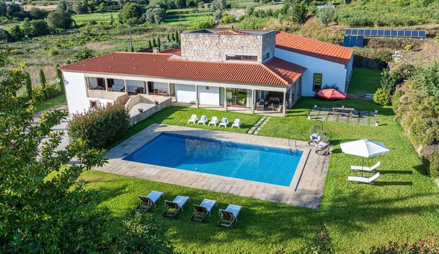 Villa 241 Luxurious Villa w/Pool and Tennis Court in Ponte de Lima