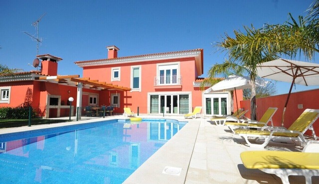 Villa 314 Family Holiday Villa w/Pool and Tennis in Esposende