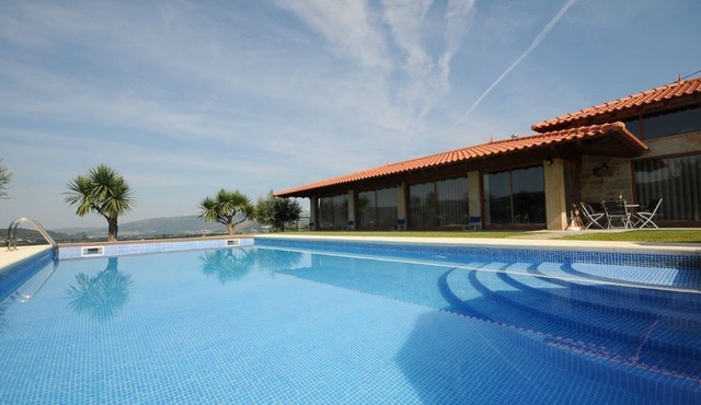 Villa Barcelos - Three Bedroom Villa, Sleeps 6 in Aborim