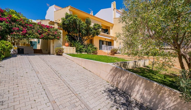 Villa Carela - Private, fenced off pool in Albufeira