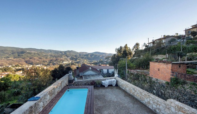 Villa 'Casa De Campo Com Vista A Montanha' with Mountain View and Air Conditioning in Sever do Vouga