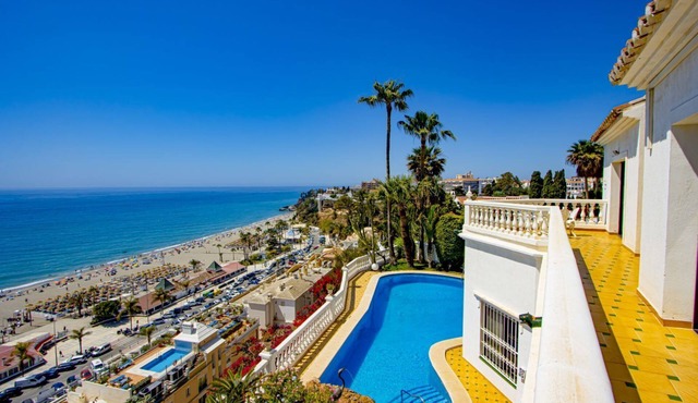 Villa Costanera - Four Bedroom Villa, Sleeps 8 in Nerja