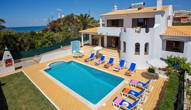 Villa Gregorio by Villa Plus in Algarve