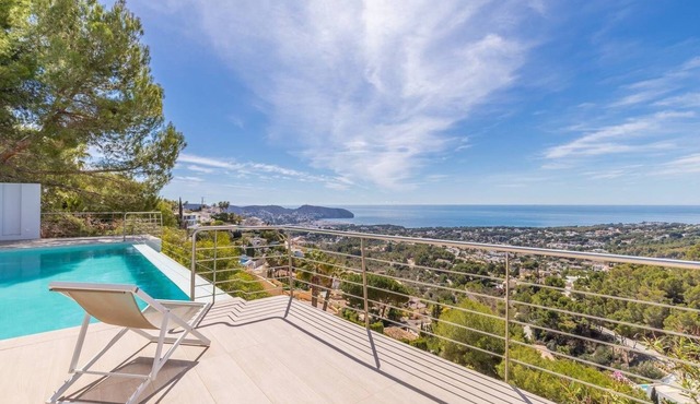 Villa met Zeezicht, Wifi en Airconditioning in Moraira