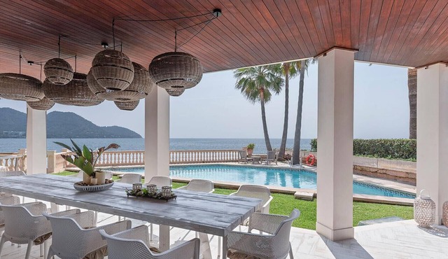 VILLA PORT VERD - Luxury sea-front villa in Cala Bona in Son Servera