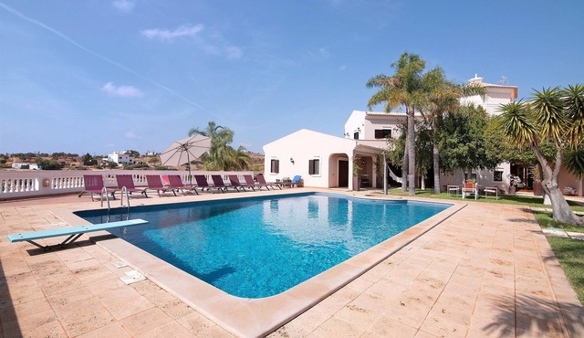 Villa 'Quinta dos Fontanais' with Sea View, Wi-Fi, and Air Conditioning in Tavira