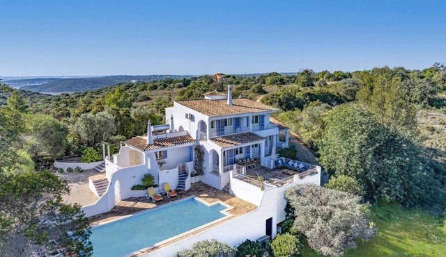 Villa Quinta Marta Luisa by Villa Plus in Silves