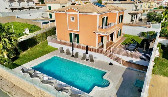 Villa Rosa - with private pool in Alcantarilha