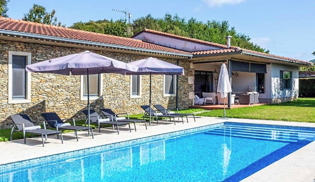 Villa Ruiva - Three Bedroom Villa, Sleeps 6 in Venade