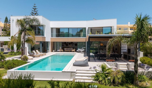 Villa Shakira - Fabulous villa with swimming pools, 100 m from the beach in Península de Tróia