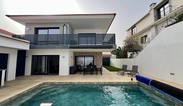 Villa Sol & Caparica - Heated swimming pool in Charneca de Caparica