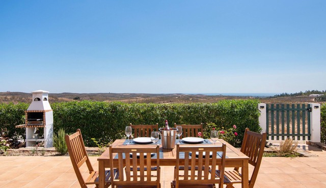 Villa 'Sunrise House' with Sea View, Wi-Fi and Air Conditioning in Tavira