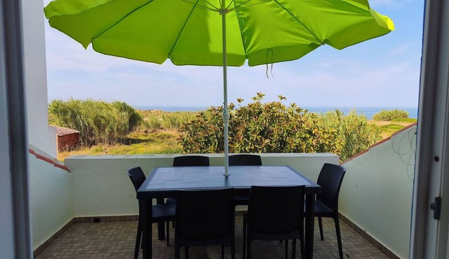 Villa with sea views throughout the house. Spacious, with parking in front of the house. in Vila Nova de Milfontes