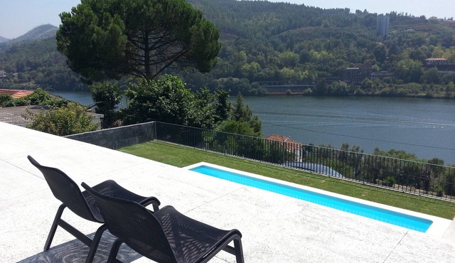 Villa with 4 bedrooms on the Douro in Melres