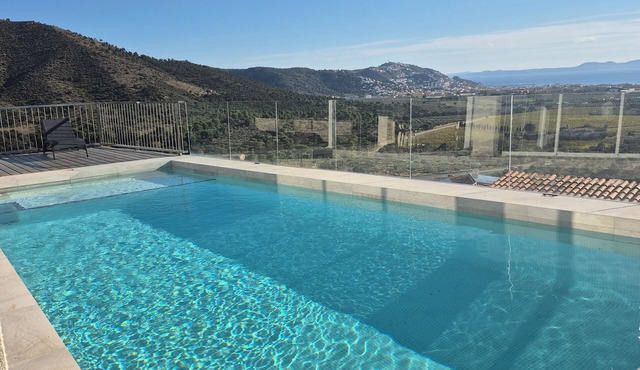 Villa with breathtaking bay view in Roses