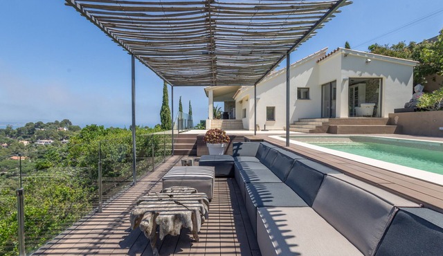 Villa with Pool and Spectacular Sea Views in Sa Riera