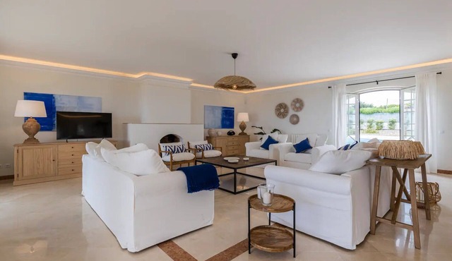 Windmill Beachfront Villa in Sintra