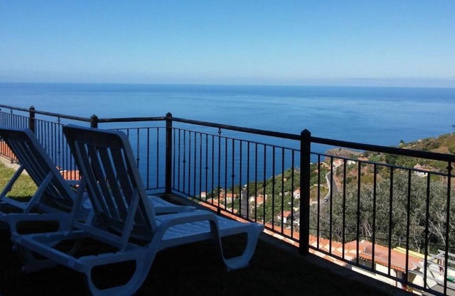 Apartment "Vila Brava Cottage Apartamento D" with Sea View & Wi-Fi in Ribeira Brava
