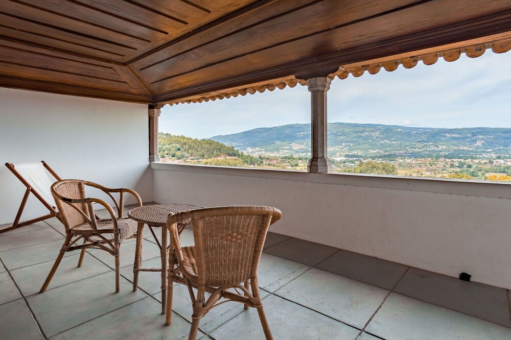 Gondufe Villa | Wonderful private villa for 10 guests with pool, WIFI, TV, terrace and parking