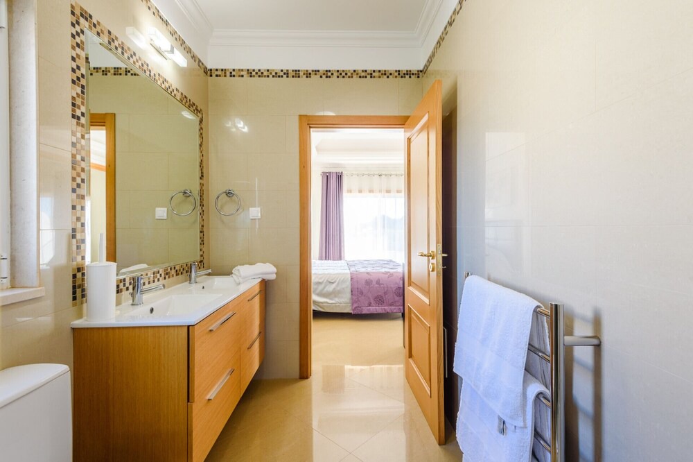 Photo of Bathroom in Atalaia