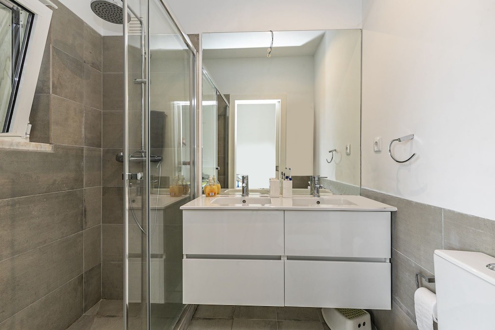 Photo of Bathroom in Sao Pedro de Penaferrim