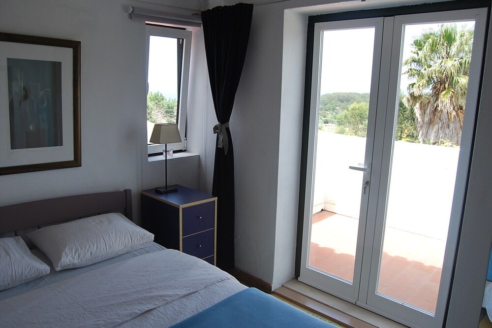 Photo of Bedroom in Almocageme