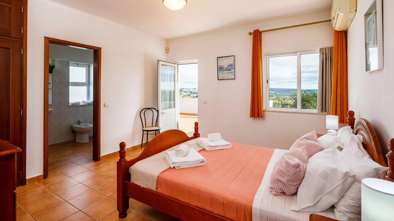 Photo of Bedroom in Monte Raposo