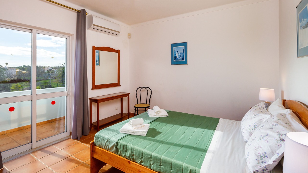 Photo of Bedroom in Monte Raposo