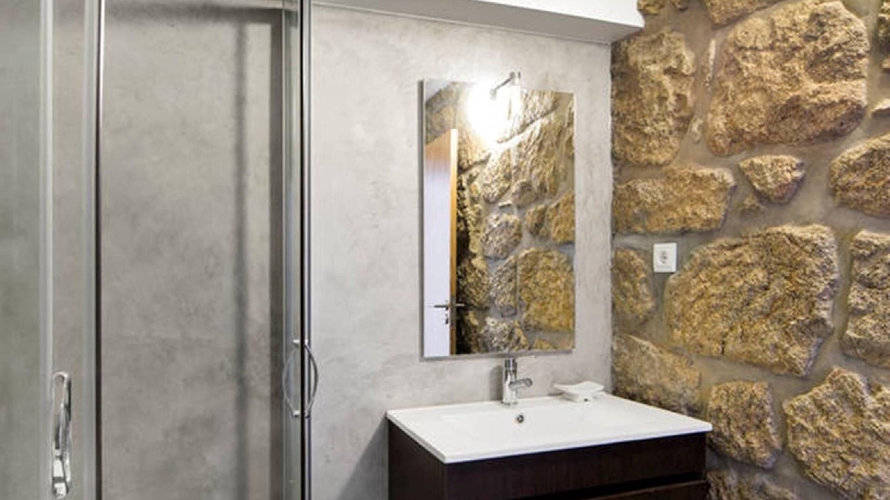 Photo of Bathroom in Tondela