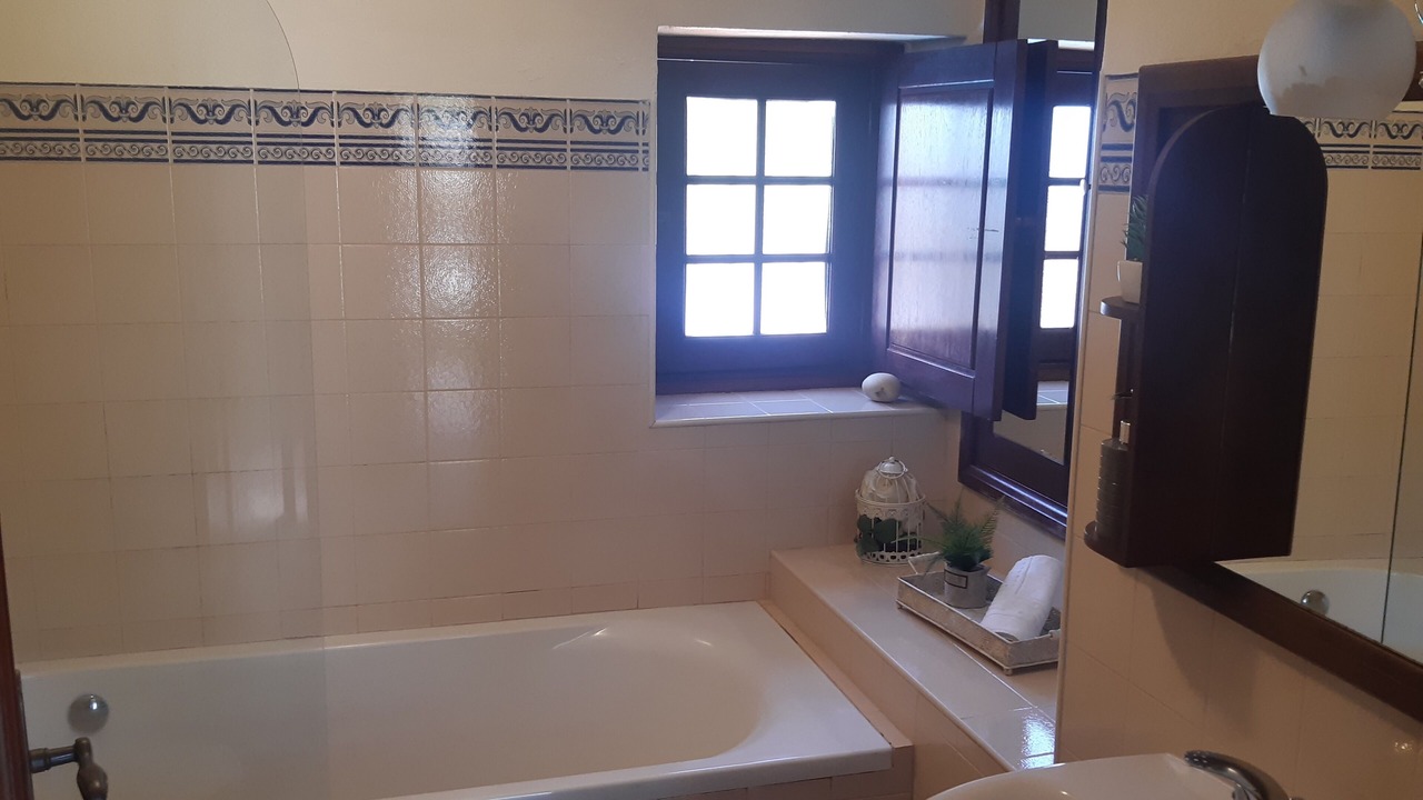 Photo of Bathroom in Esposende