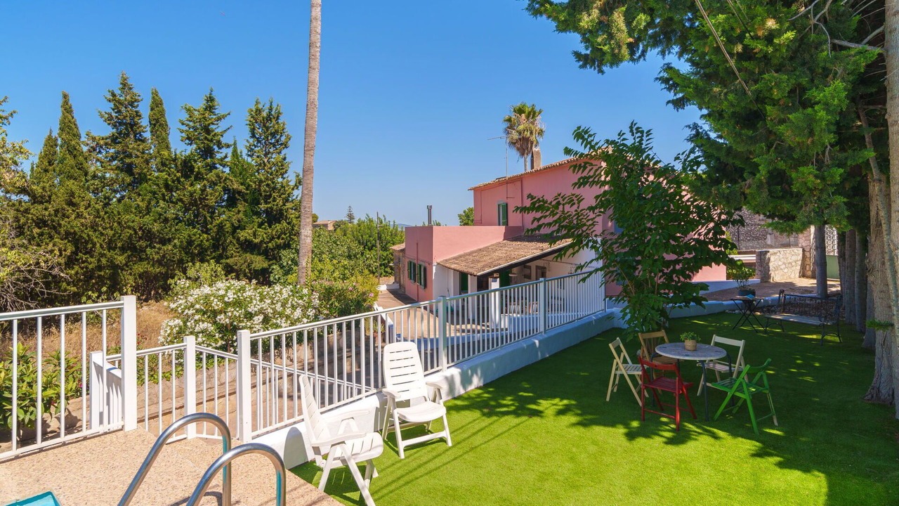 Photo of Outdoor in Establiments