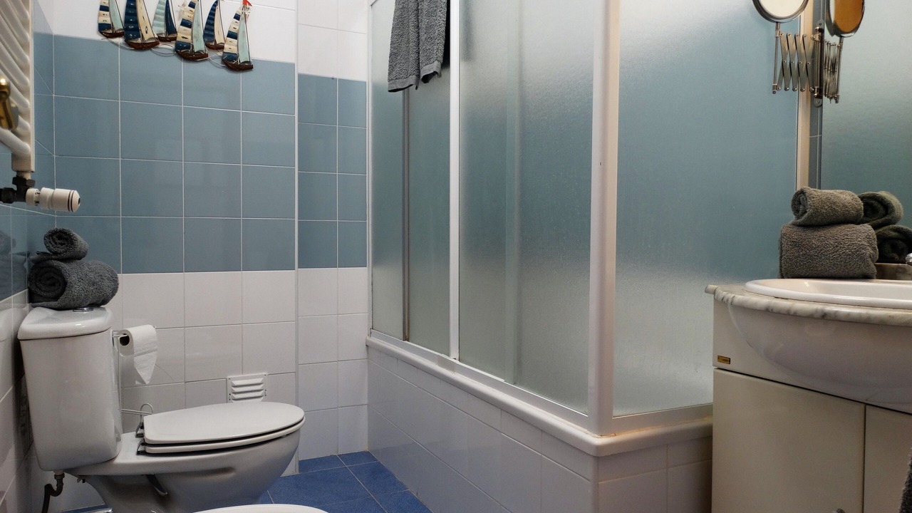 Photo of Bathroom in Praia de Santa Cruz