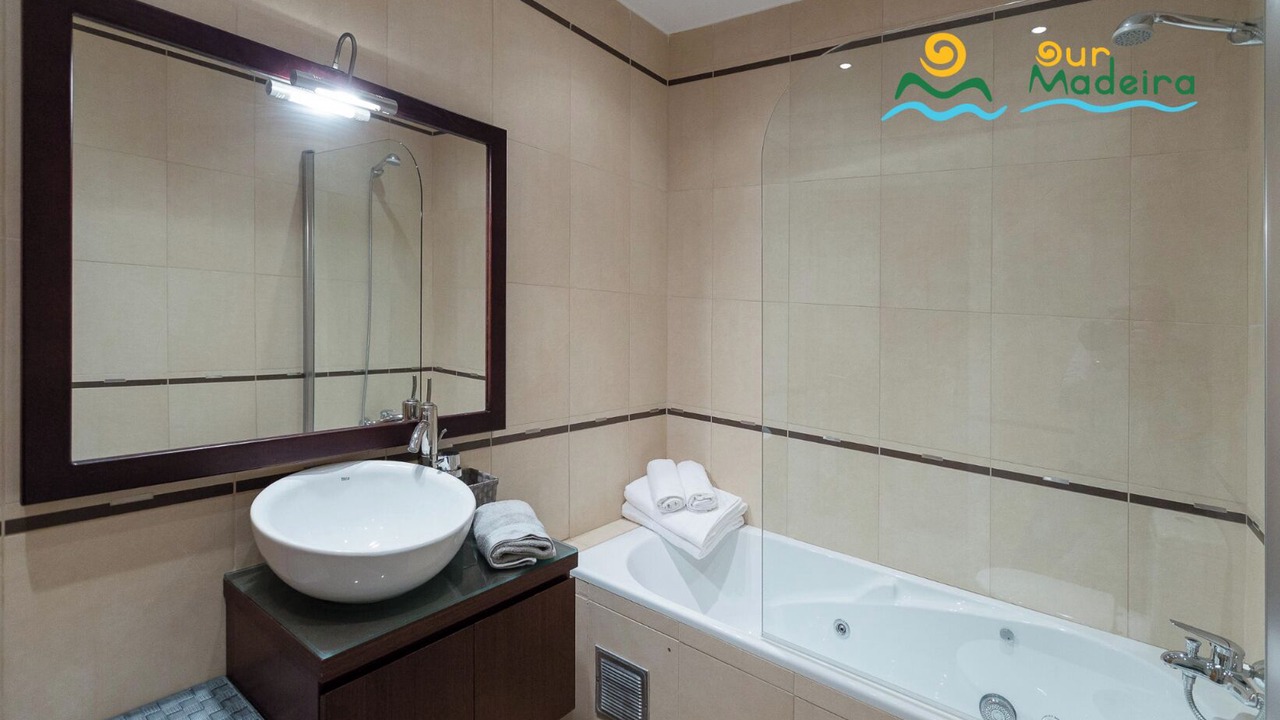 Photo of Bathroom in Lombo do Doutor