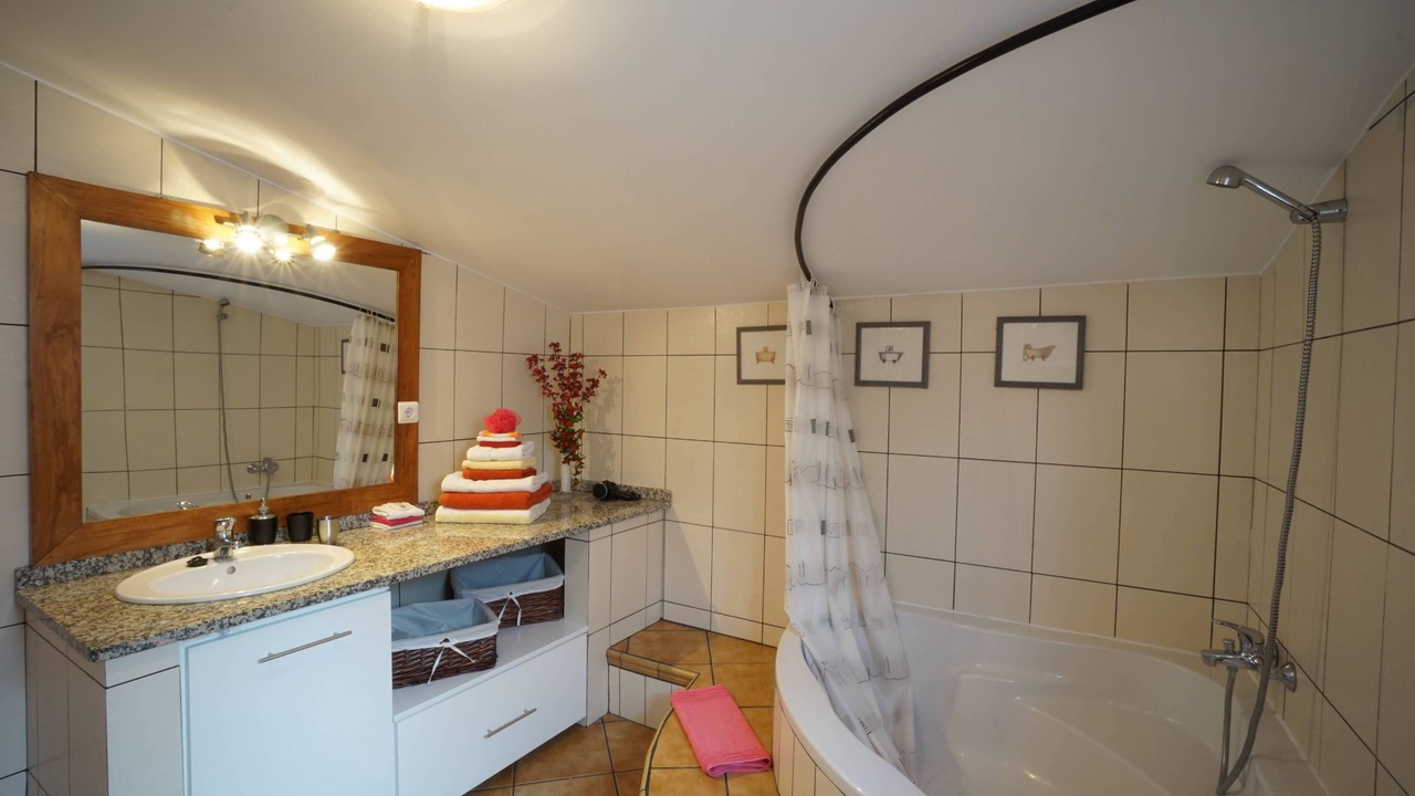 Photo of Bathroom in Calheta