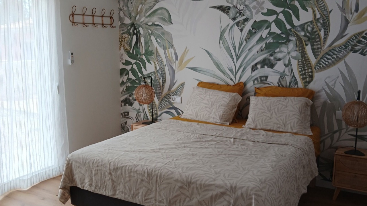 Photo of Bedroom in Tunes